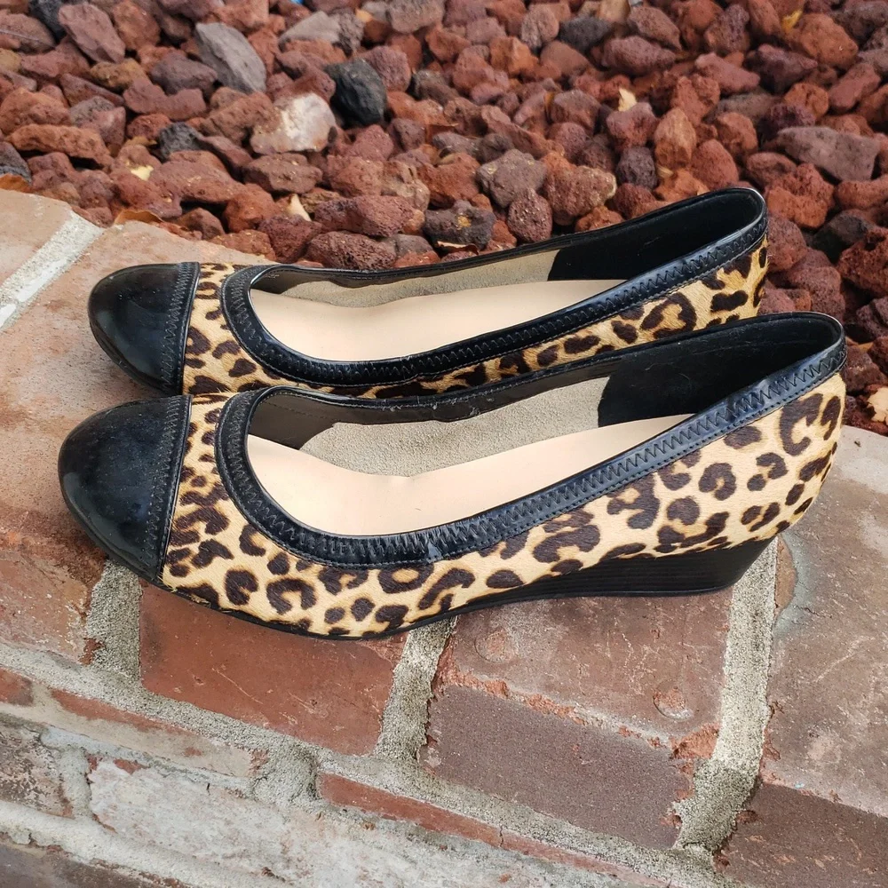 Cole Haan Womens Tali Wedge Heel Leopard Calf Hair Shoes Size 8 B Animal Print